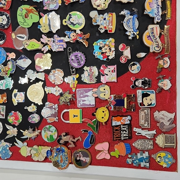 Mona81 Is Live With Disney Pins! - Picture 2 of 8